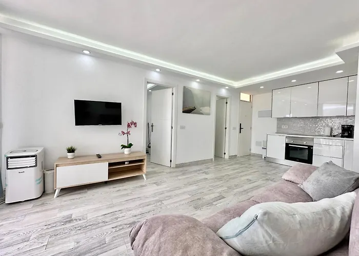 Torres De Yomely - M9g * Playa de las Americas (Tenerife)