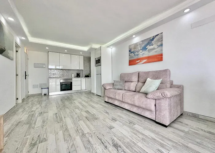 Torres De Yomely - M9g * Playa de las Americas (Tenerife)